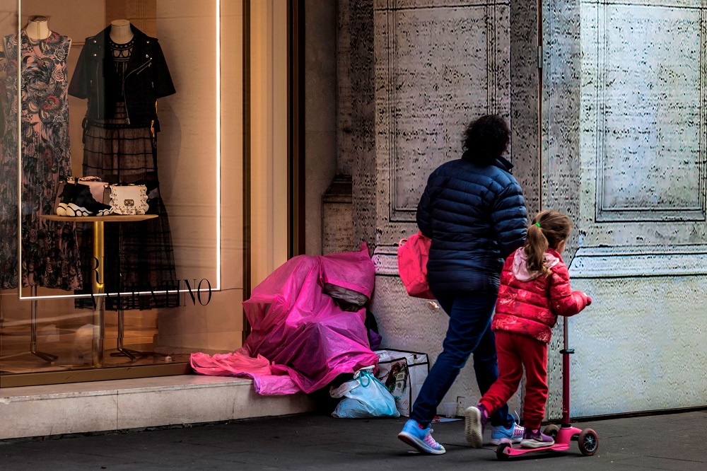 Statistikat: 1 ne 12 italiane ne varferi absolute, shkak inflacioni i larte
